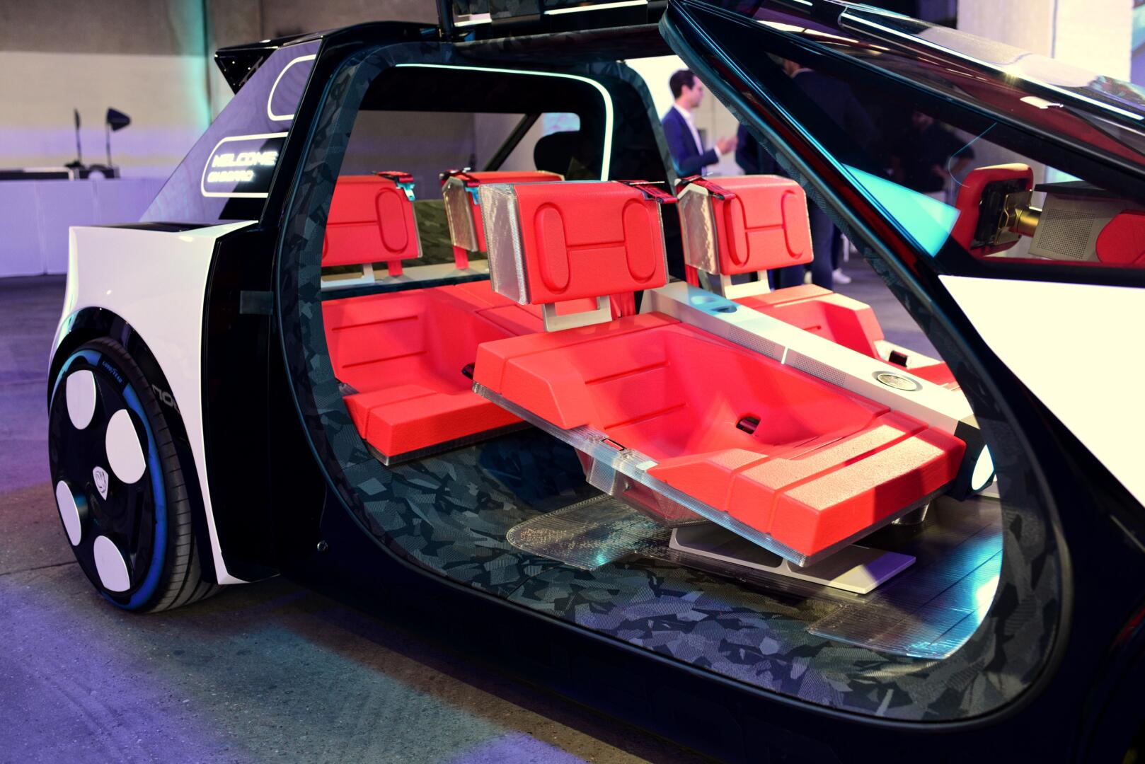 Peugeot Polygon Concept first test drive review fahrbericht schon gefahren prototyp studie