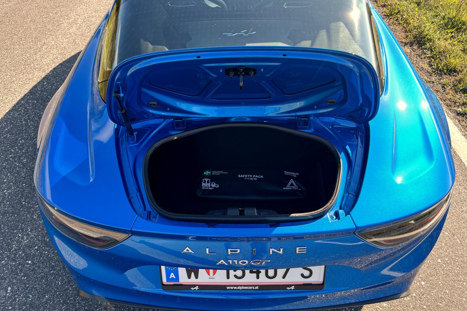 Alpine A110 GT test drive review fahrbericht blau blue metallic