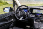 Der neue Mercedes-Benz Marco Polo gefertigt im Mercedes-Benz Werk in Ludwigsfelde – Sodalithblau metallic, MBUX Multimediasystem, Widescreen Cockpit, Polster Leder Lugano schwarz, Camper-Umfänge u.a. Markise, Kleiderschrank, Küchenzeile mit Klapptisch, Drehbare Fahrer- und Beifahrersitze, Sitzliegebank, Aufstelldach mit Dachbett, MBAC Camper-Bedieneinheit