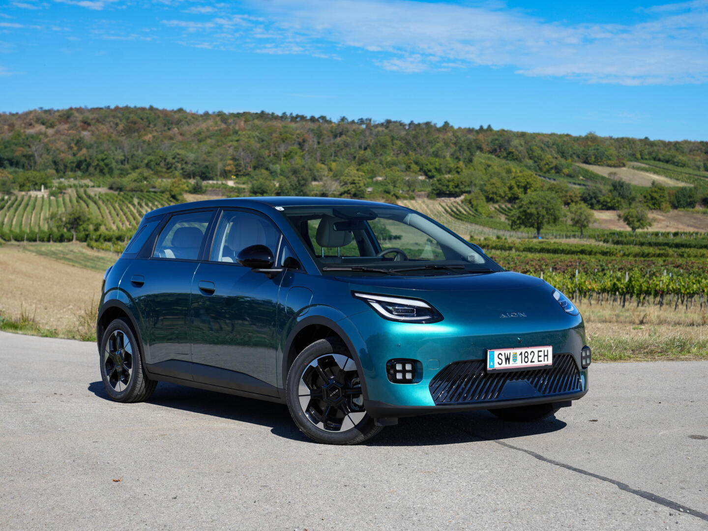 GAC AION UT premium luxury test drive review fahrbericht elektroauto china