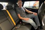 Beinfreiheit Polestar 4 SUV Kopffreiheit Raphael Gürth autofilou Zweite Reihe Raum Platzangebot
