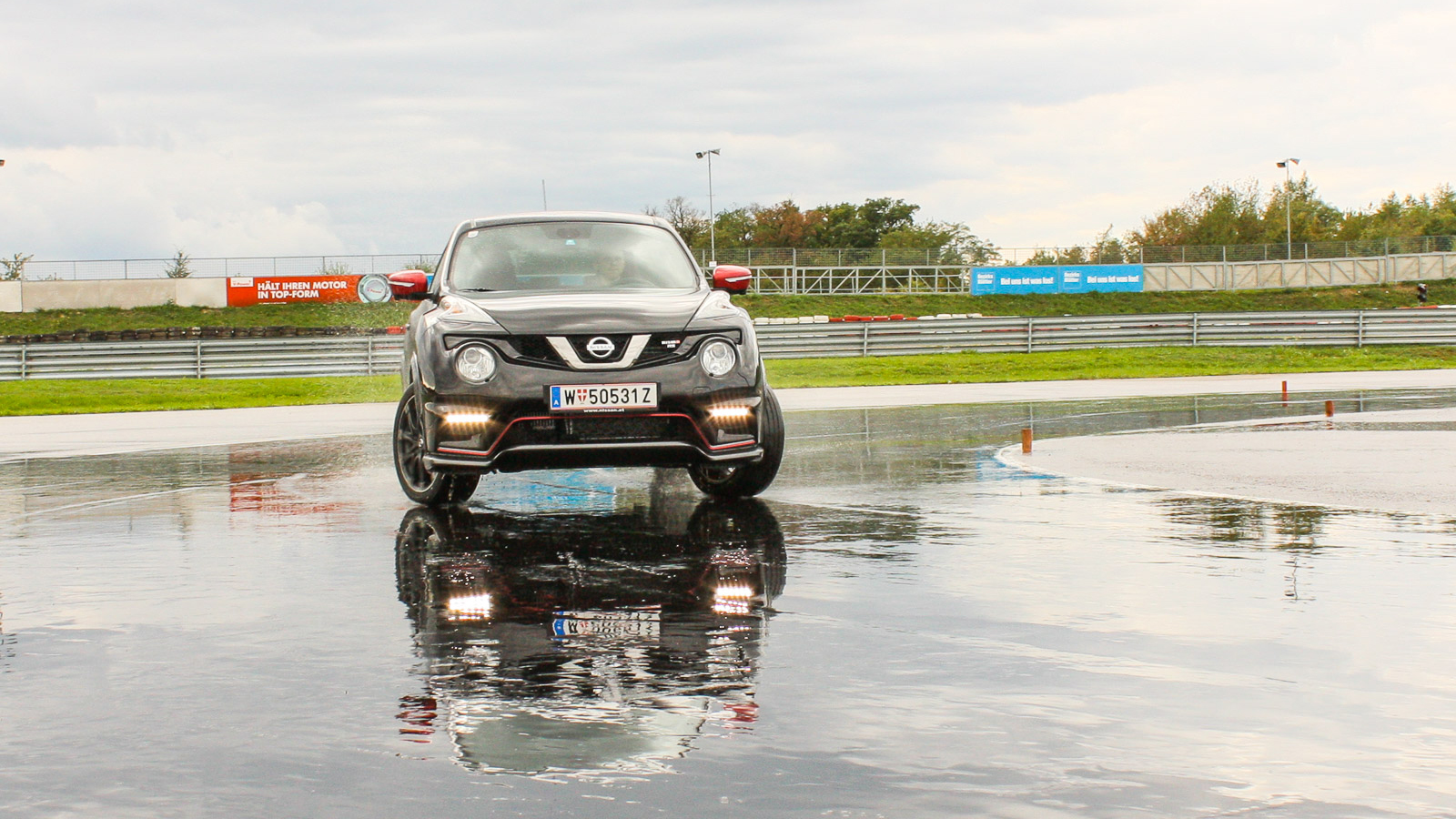 009-2015-Nissan-Juke-Nismo-RS-test-drive-black-schwarz ...