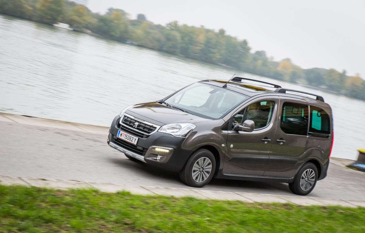 001 2015 Peugeot Partner Tepee Outdoor 16 Blue Hdi 120 Test Drive Review Autofilou Autofilou 0045