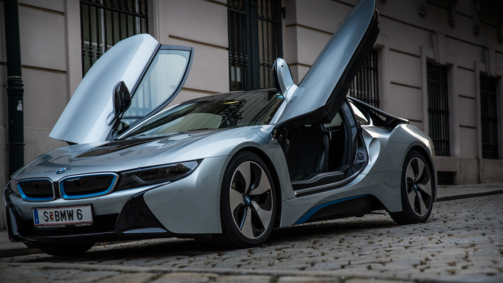 003-2015-BMW-i8-test-drive-review-autofilou.jpg - autofilou