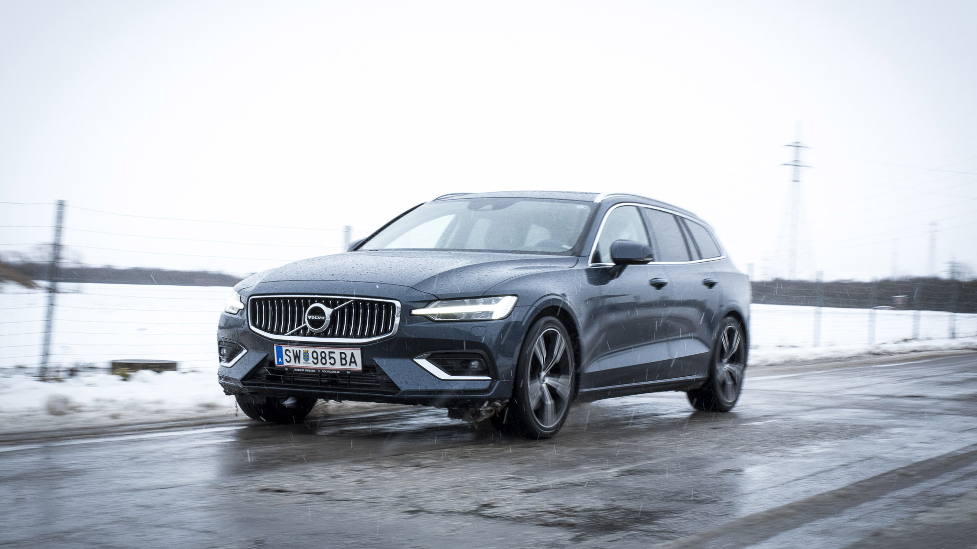 Volvo V60 Inscription T6 AWD Test Review Denim Blau blue autofilou